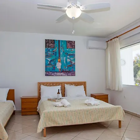 Apartment Just On The Sea 1 *